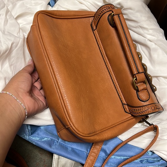 Faux leather tan crossbody bag boho - Picture 5 of 6